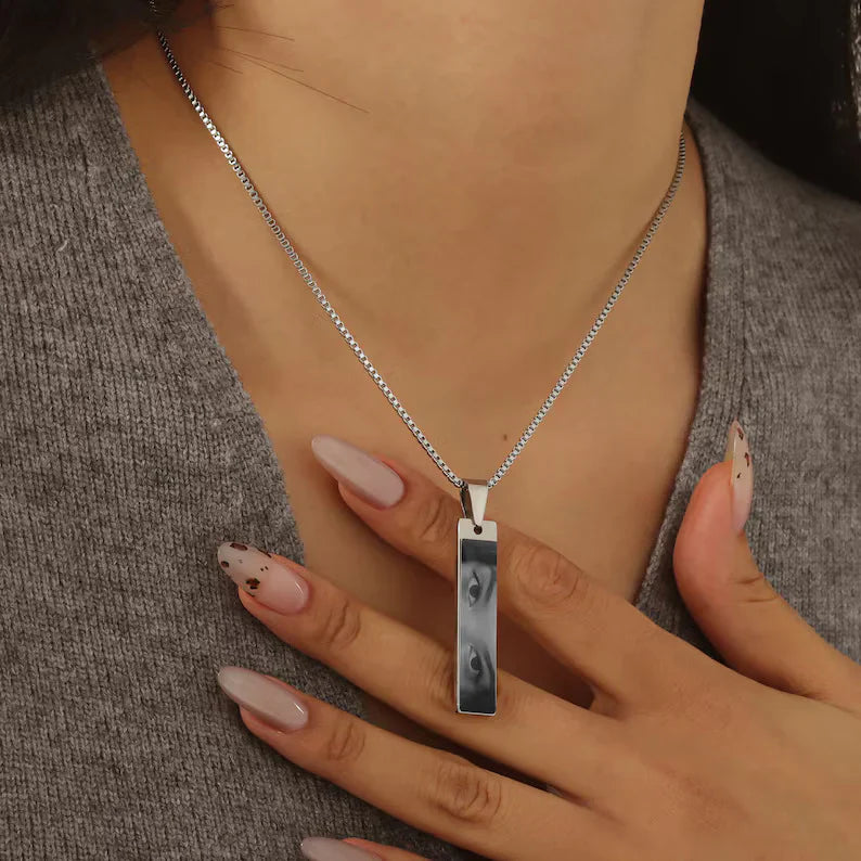Everlasting Personalized Photo Eye Necklace – Silver