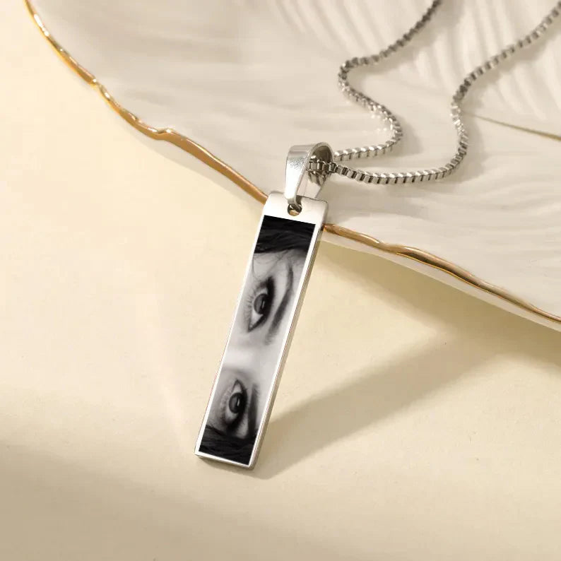 Everlasting Personalized Photo Eye Necklace – Silver